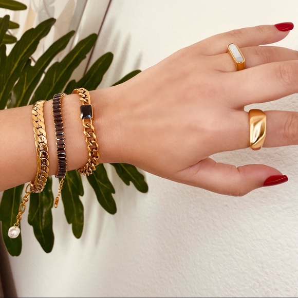 18k Gold Statement Minimalist Irregular Elevated Design Ring - Picture 8 of 9